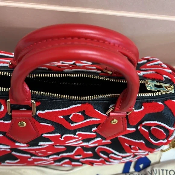 ๐ SPEEDY ๐ BRAND NEW Louis Vuitton Red and Black Satchel BANDOULIERE - Picture 14 of 14